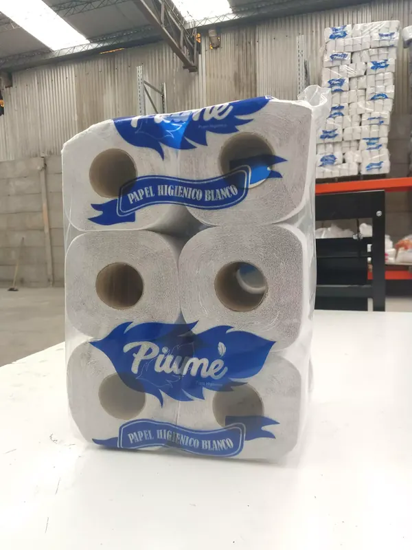 Presentación de papel higiénico Piumé por bulto